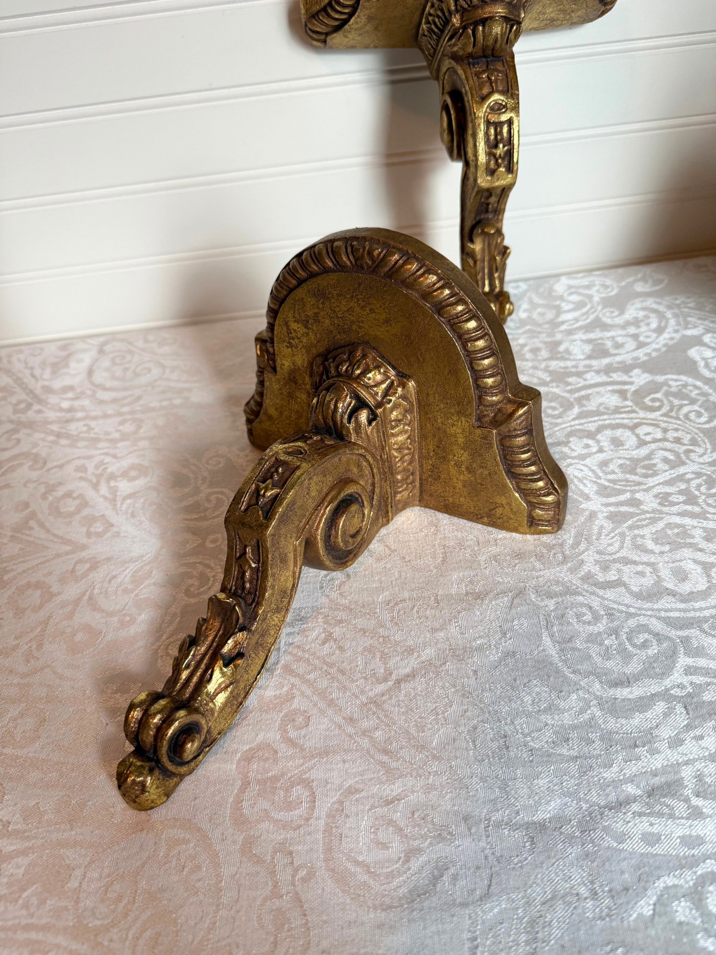 Pair of Wall Shelves with Plate Grooves