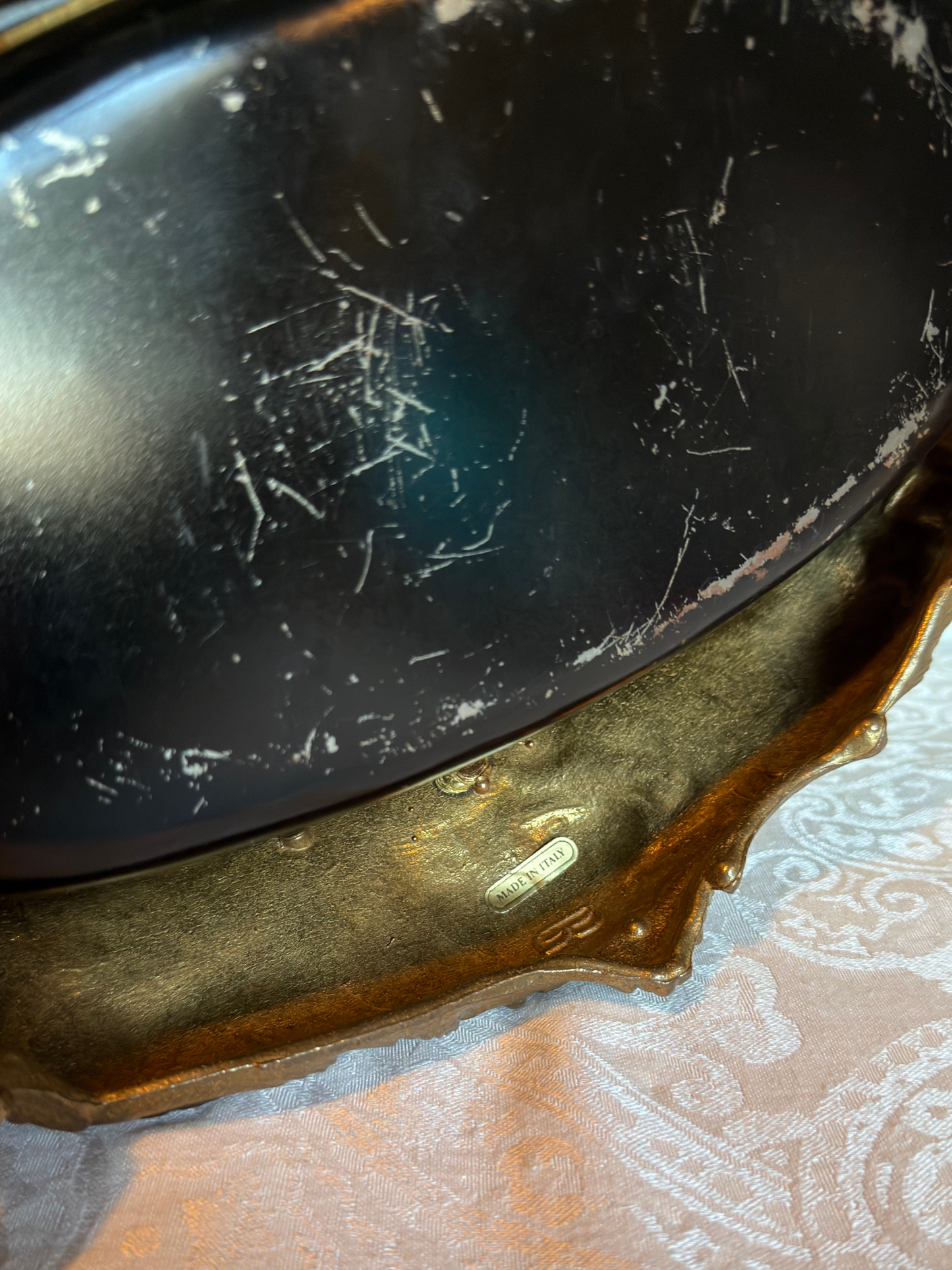 bottom of jardiniere with made in Italy sticker