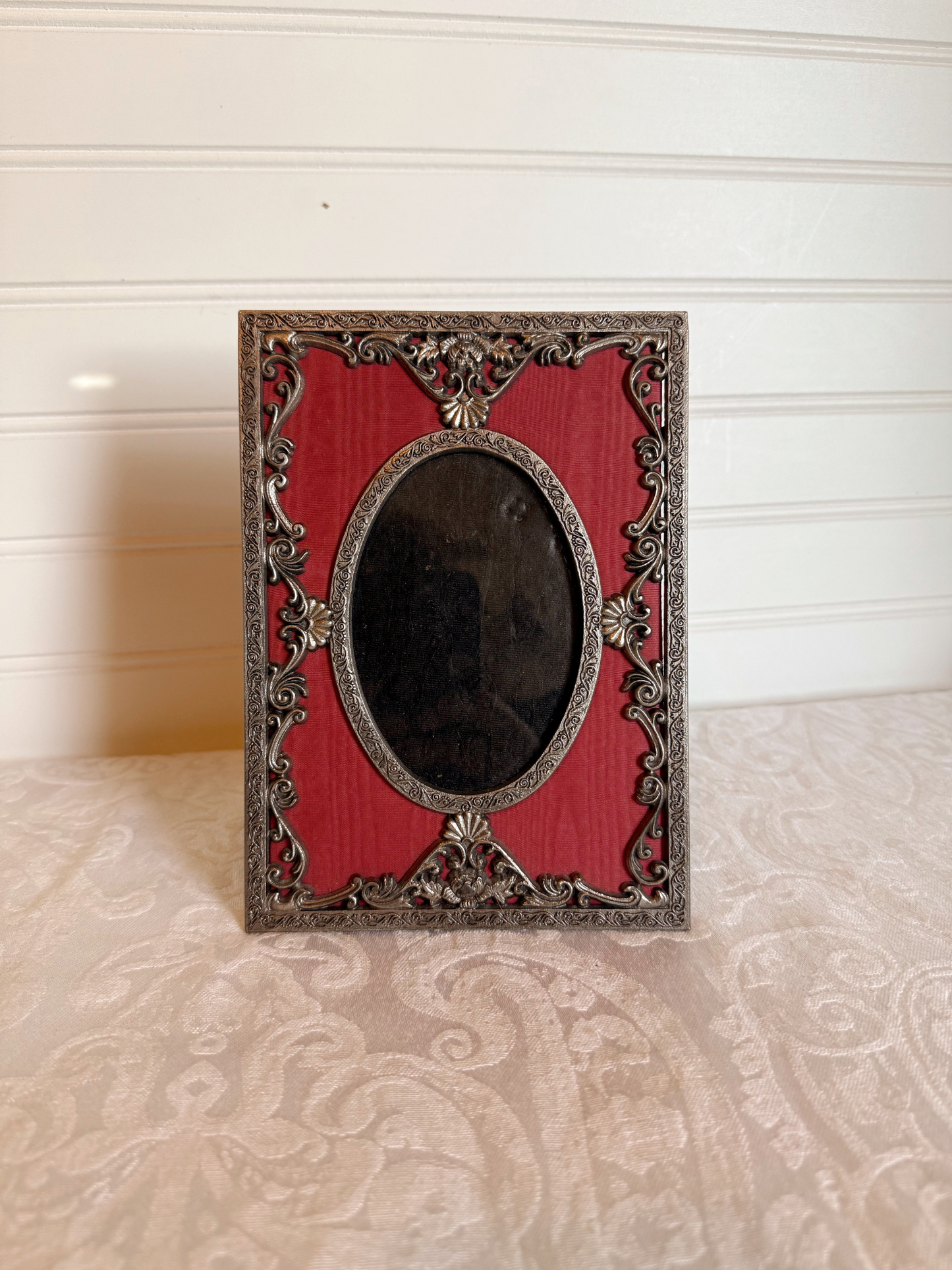 Ornate Silver Metal & Magenta Frame