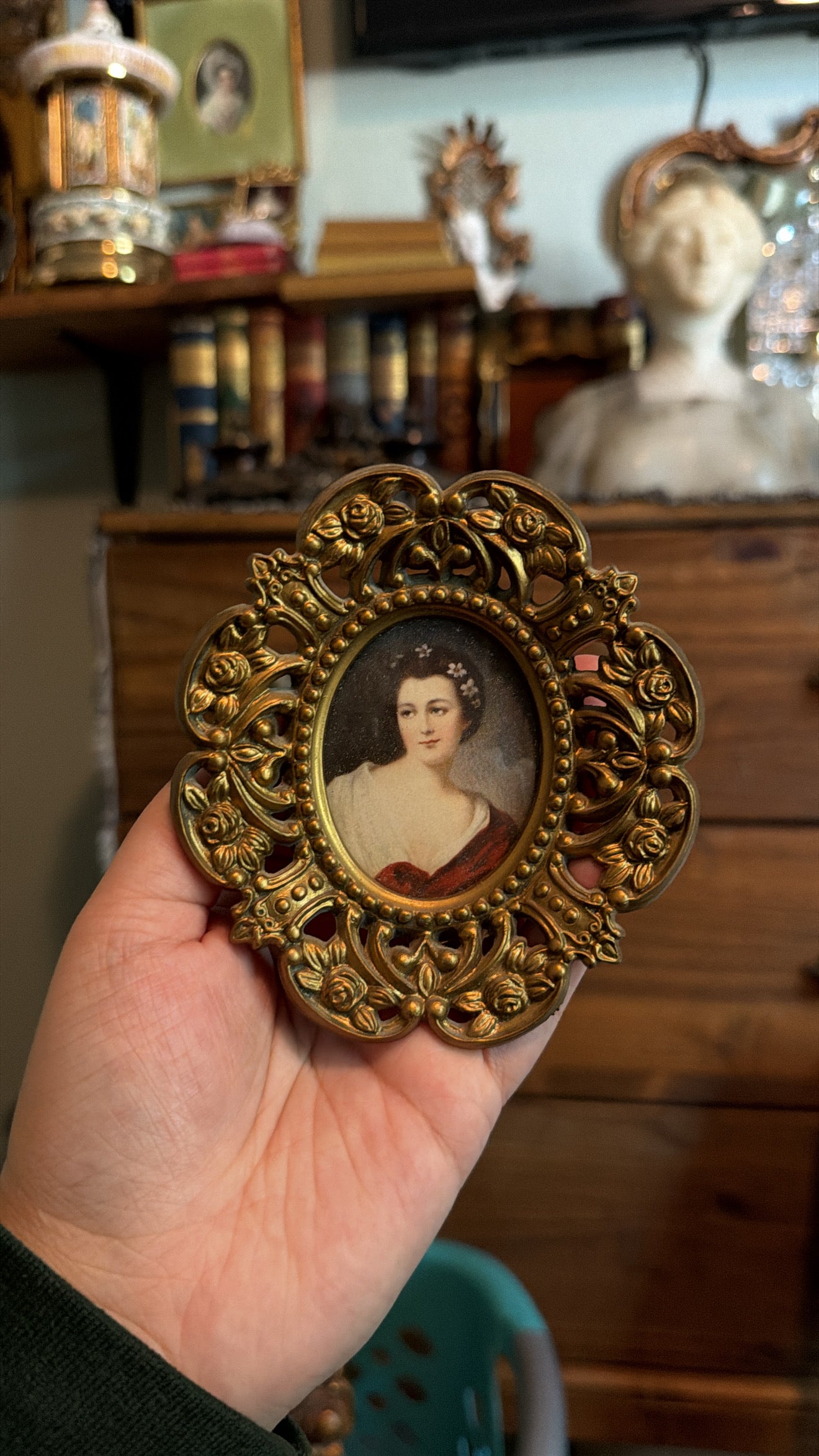 Mini cameo framed art