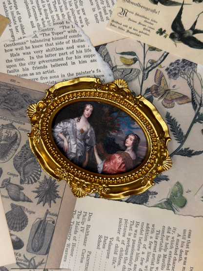 Small Countess Katherine & Lucy Magnet