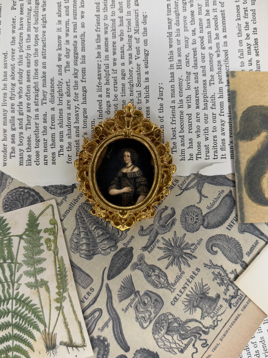 Mini Eleonore Magdalen Magnet