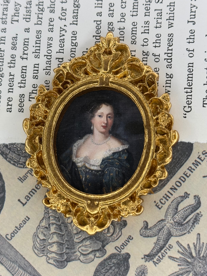 Mini Duchess of Richmond Magnet