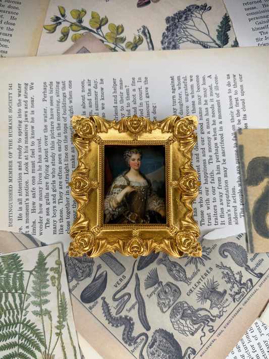 Small Queen of France Magnet