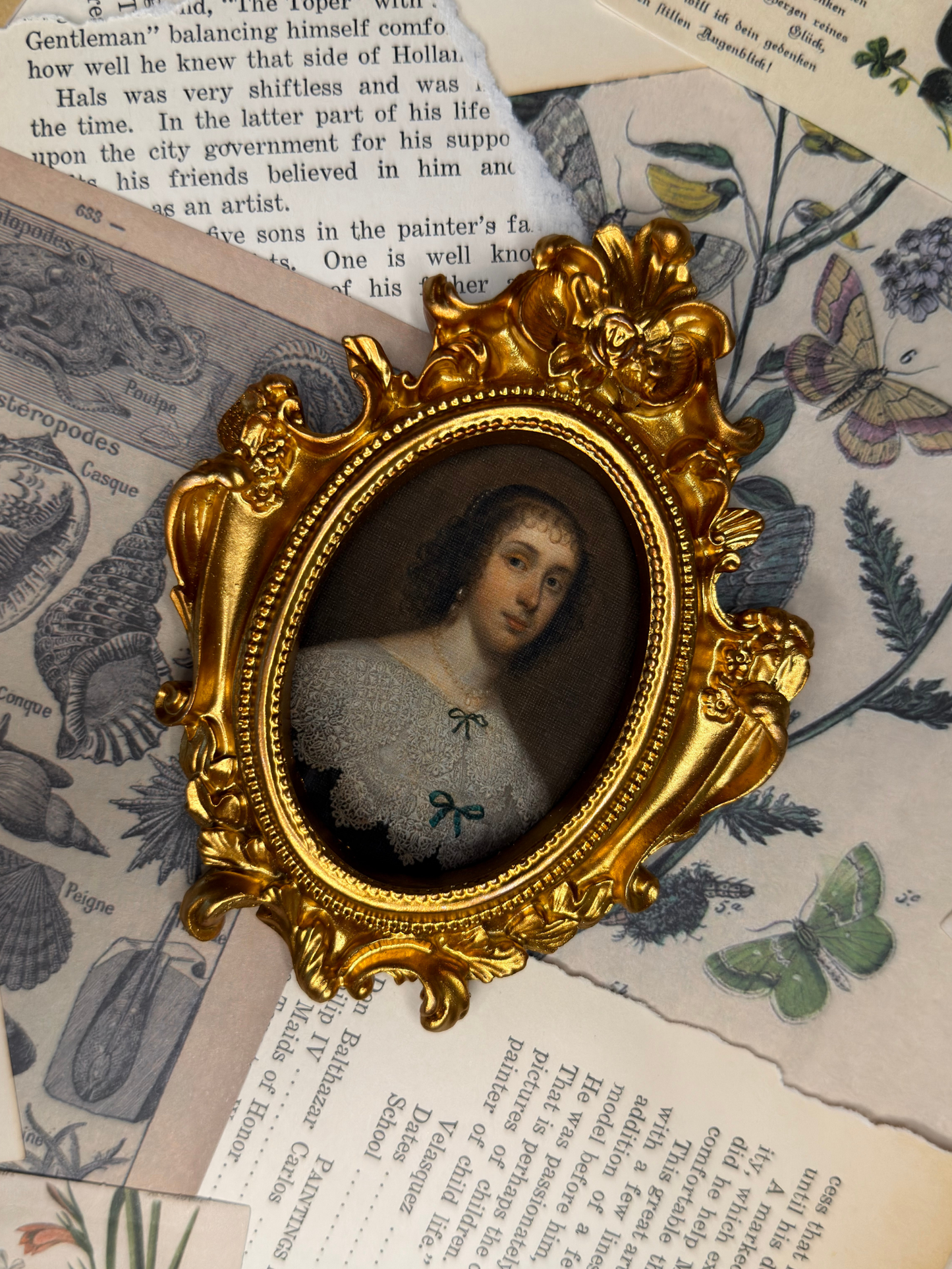 Small White Queen Henrietta Maria Magnet