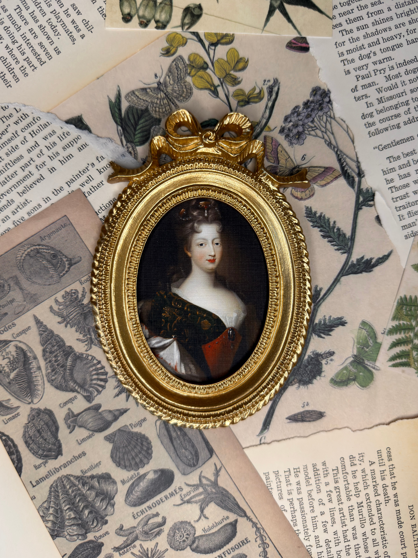 Small Queen Caroline Magnet