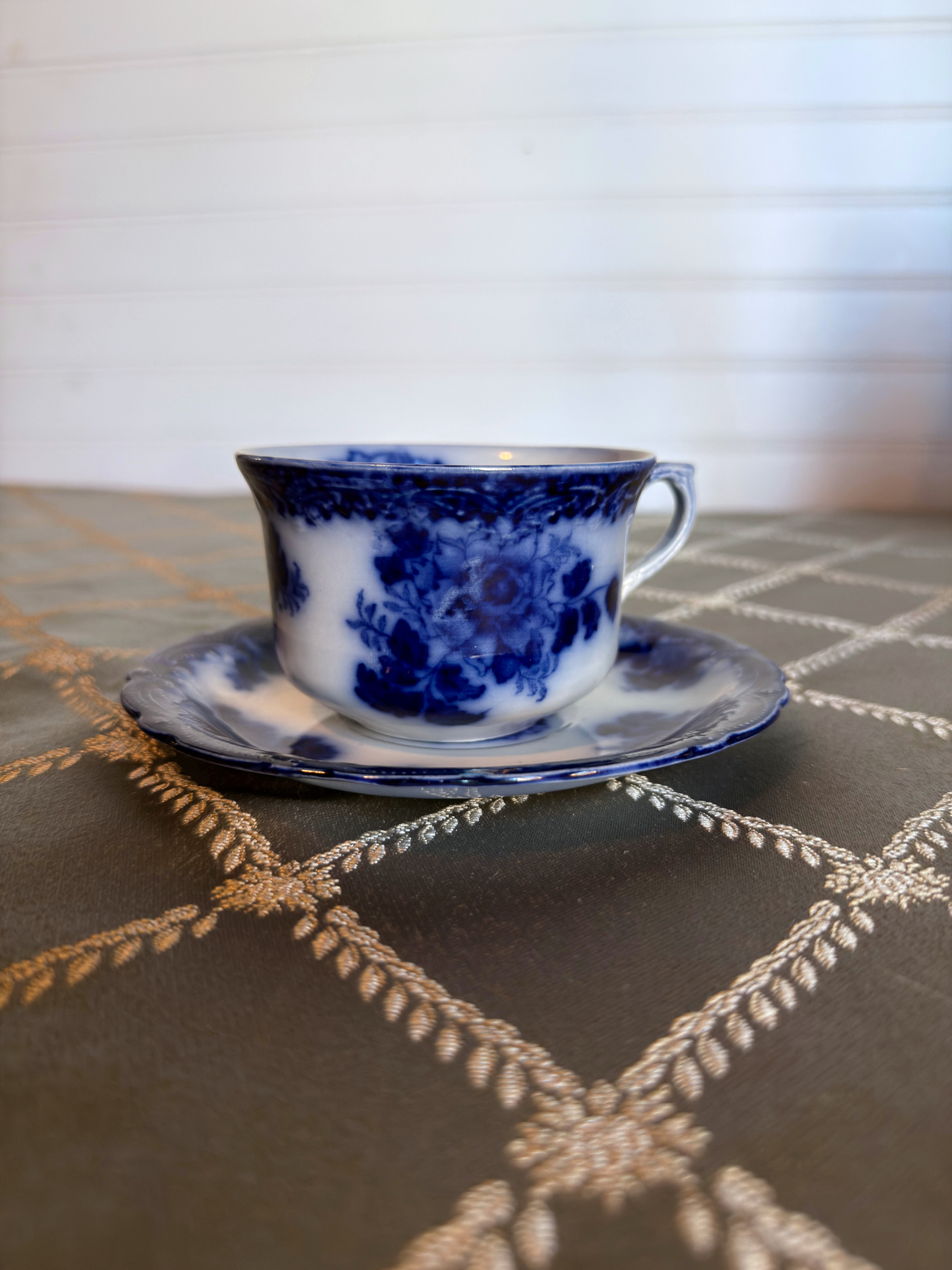 Small New Wharf Pottery "Waldorf" Pattern Plates