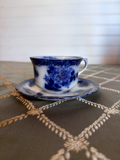 Small New Wharf Pottery "Waldorf" Pattern Plates