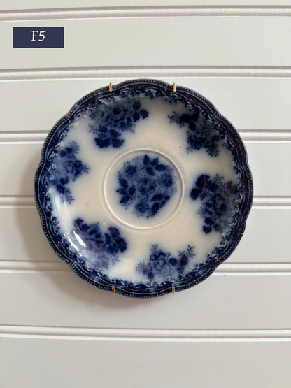 Small New Wharf Pottery "Waldorf" Pattern Plates