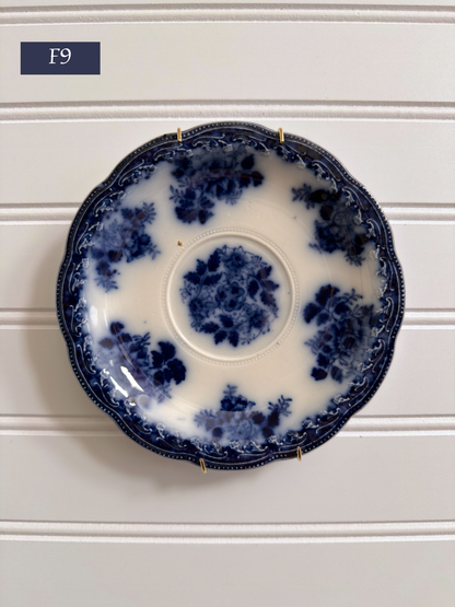 Small New Wharf Pottery "Waldorf" Pattern Plates