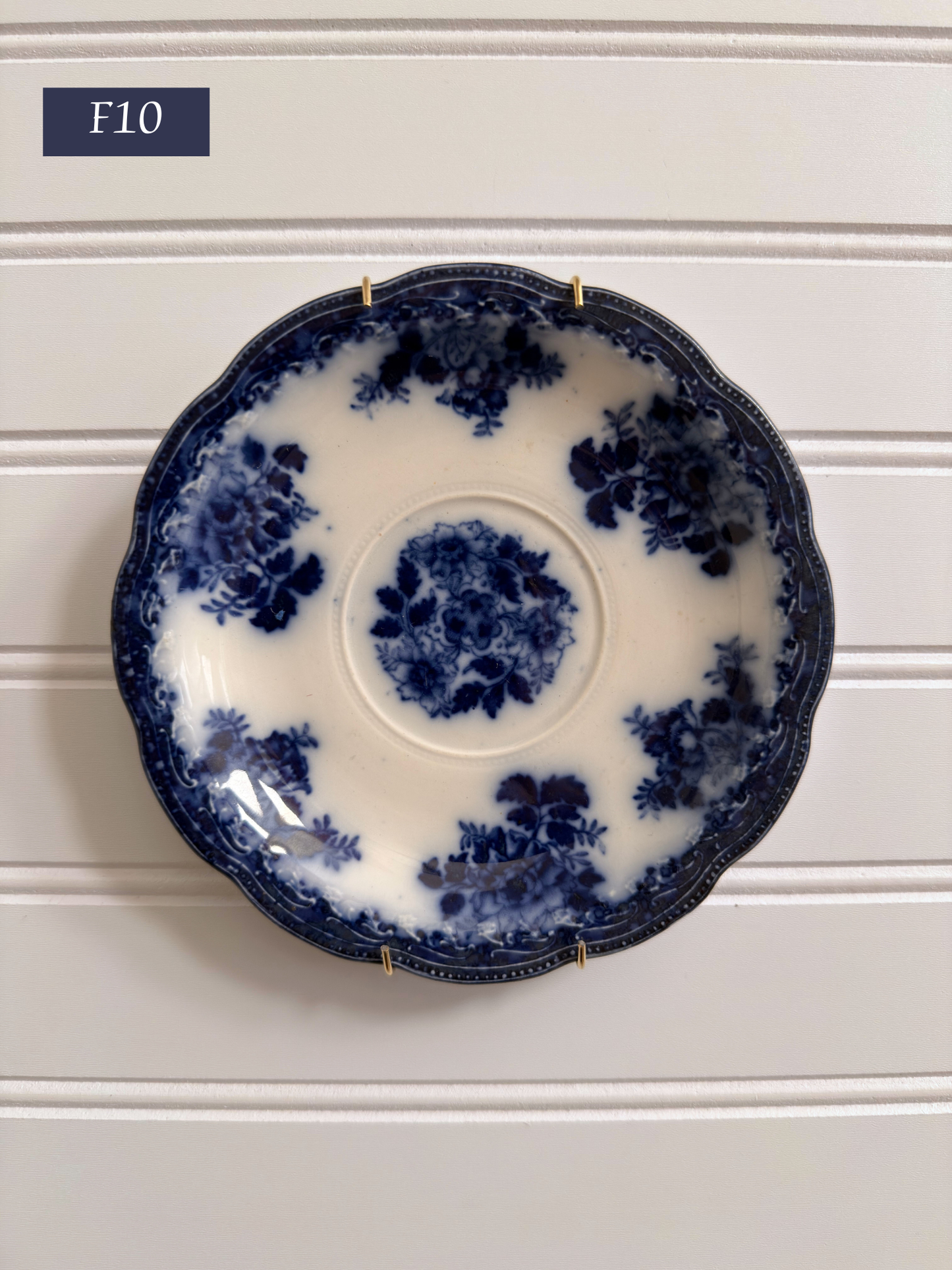 Small New Wharf Pottery "Waldorf" Pattern Plates