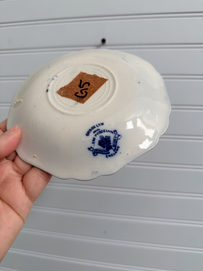 Small Johnson Brothers "Brooklyn" Pattern Plates