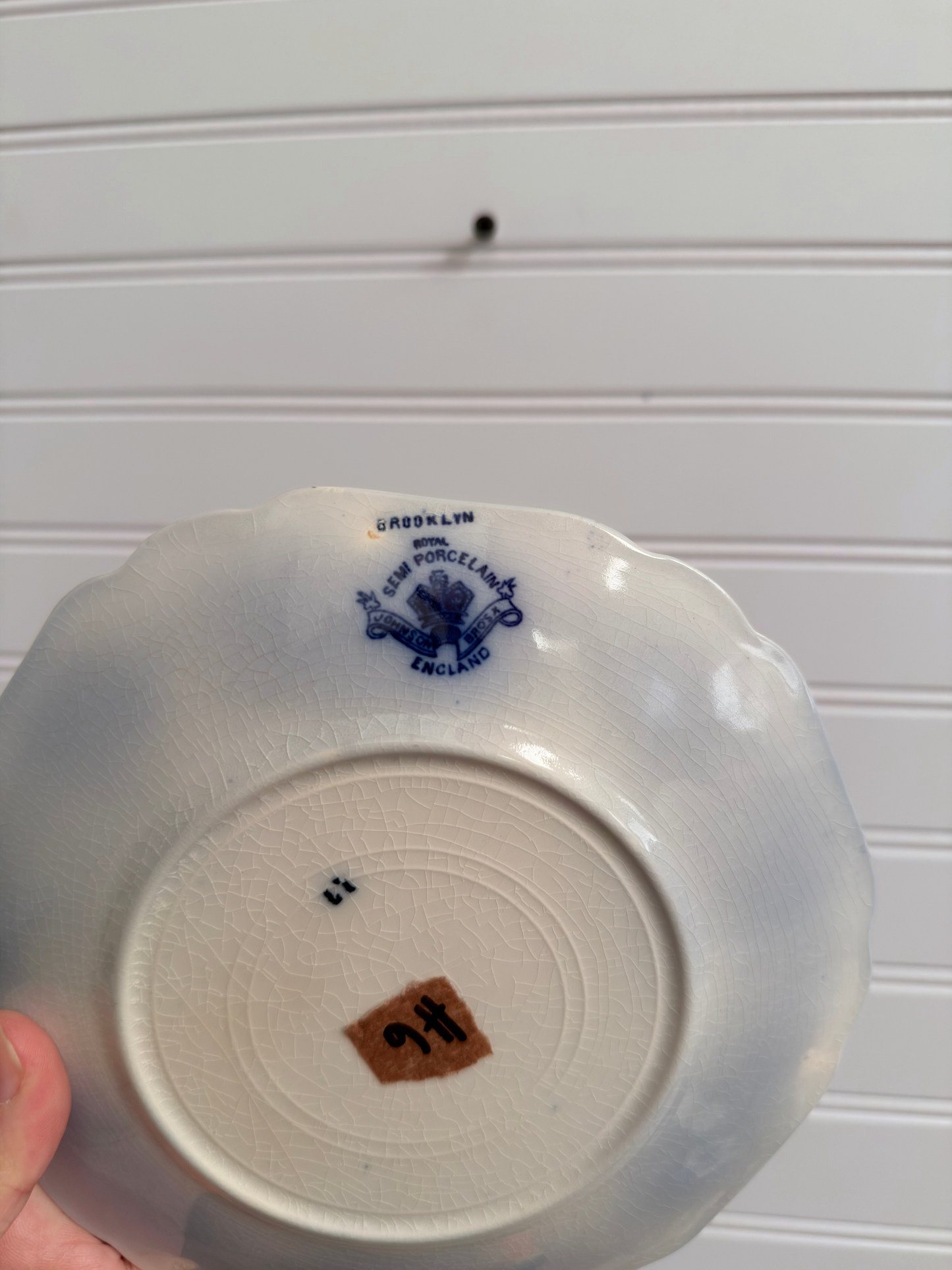 Medium Johnson Brothers "Brooklyn" Pattern Plates