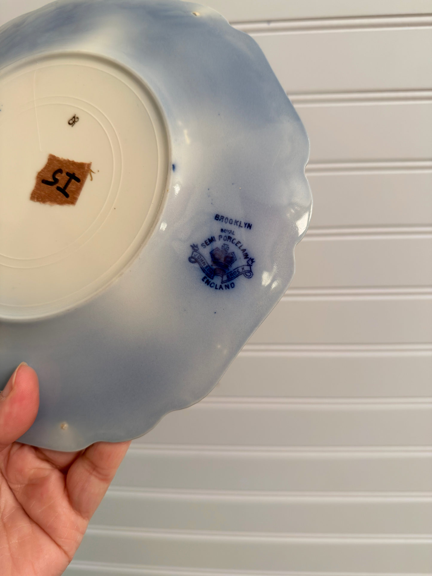 Large Johnson Brothers "Brooklyn" Pattern Plates