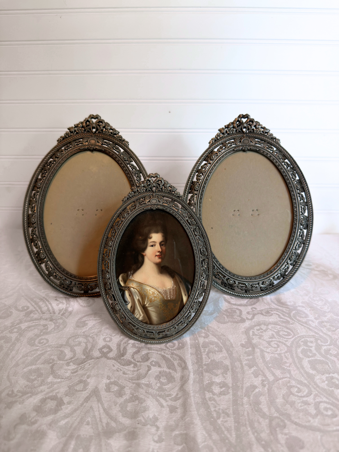 Silver Metal Ornate Oval Frames