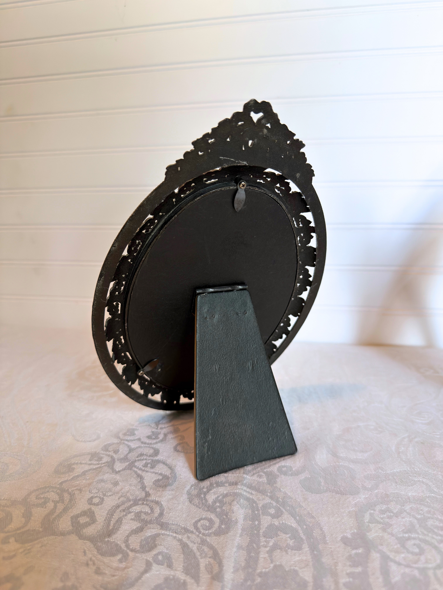 Silver Metal Ornate Oval Frames