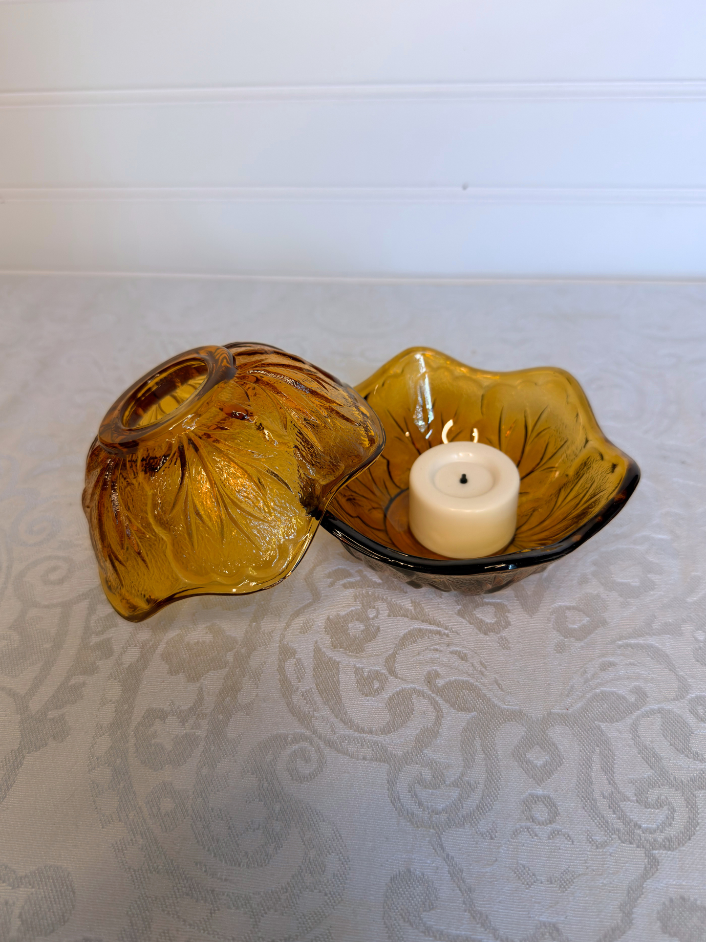 Amber Indiana Glass Pebble Leaf Fairy Lamp