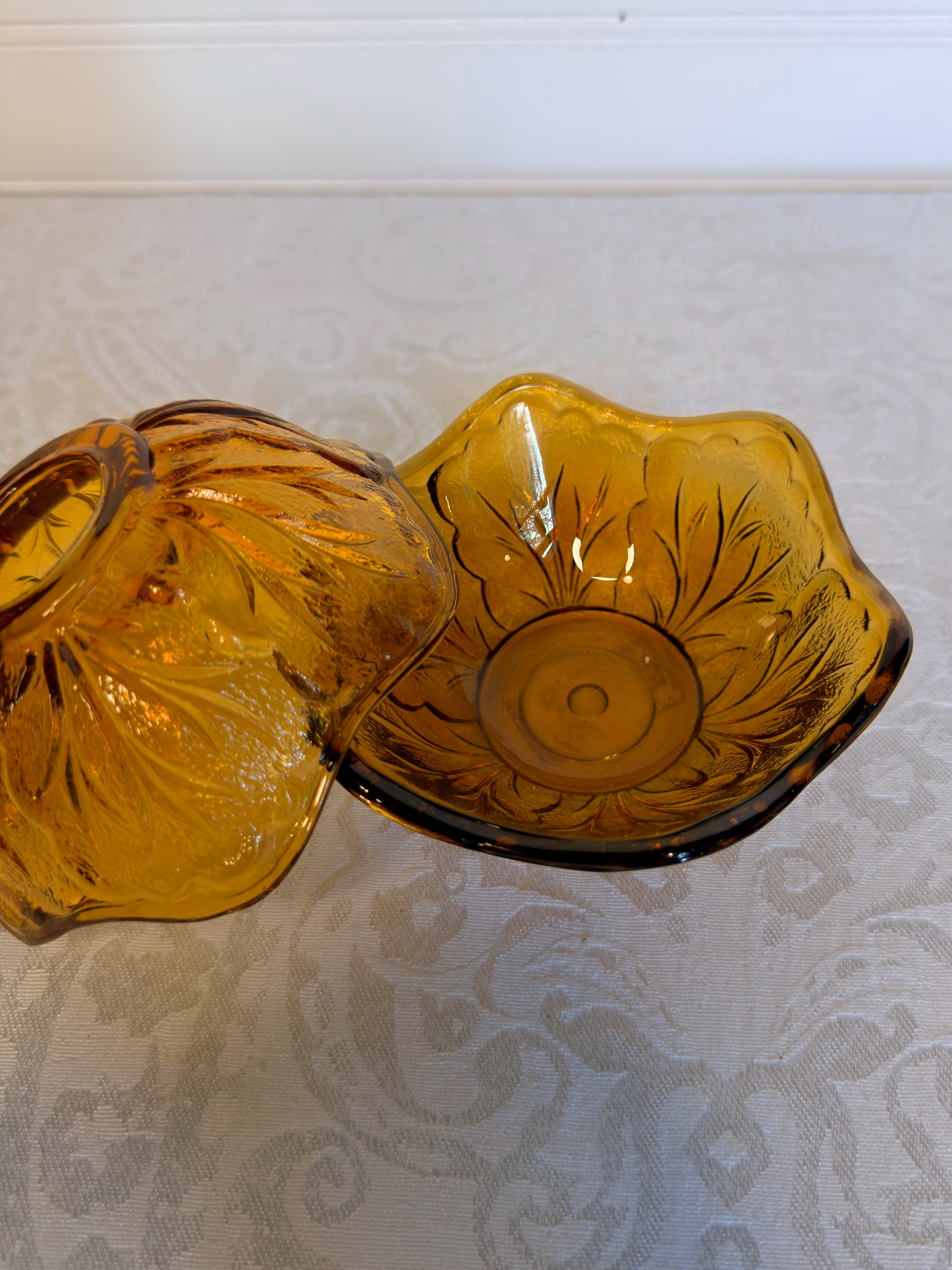 Amber Indiana Glass Pebble Leaf Fairy Lamp