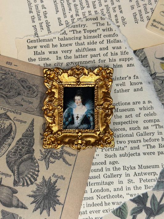 Mini Anne of Austria Magnet