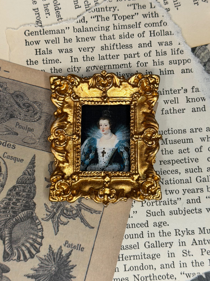 Mini Anne of Austria Magnet