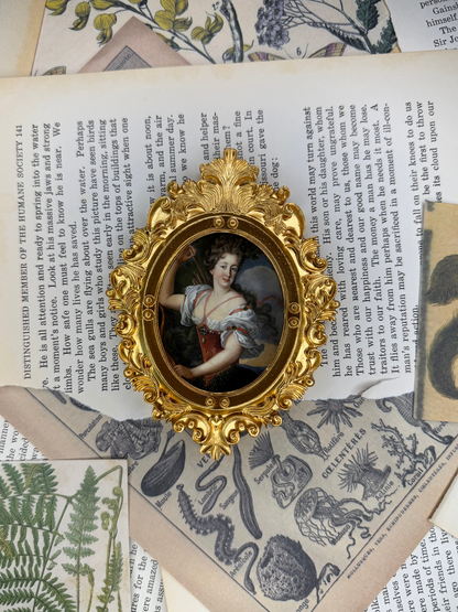 Small Lady as Diana Magnet