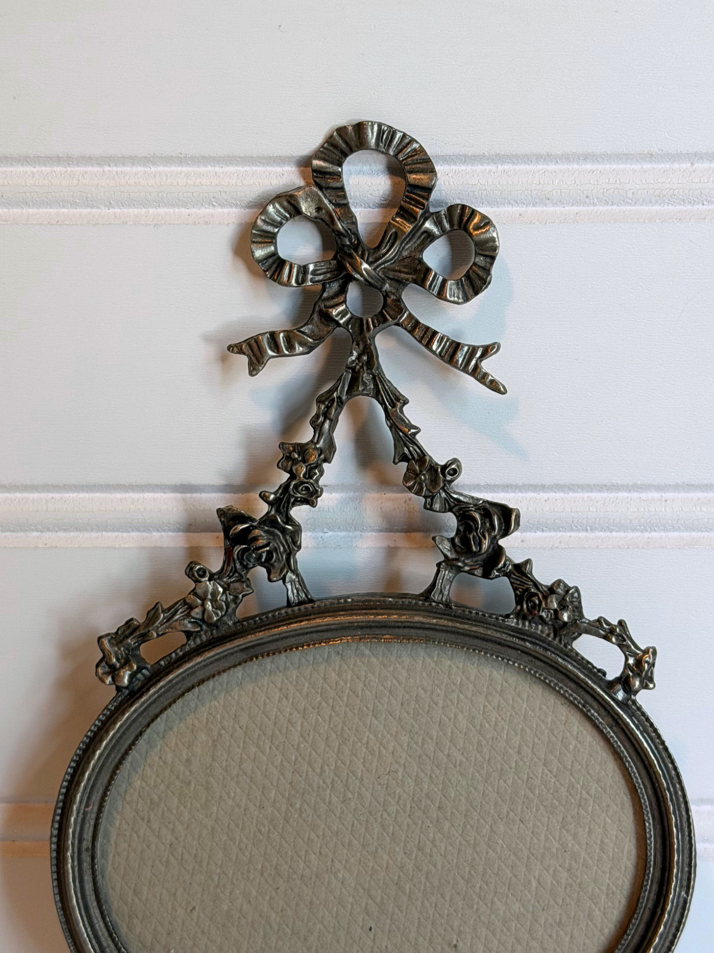 Silver Metal Bow Frame