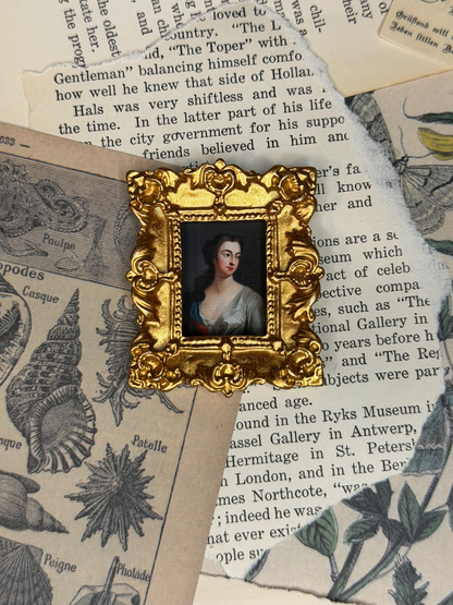 Mini Elizabeth Churchill Magnet