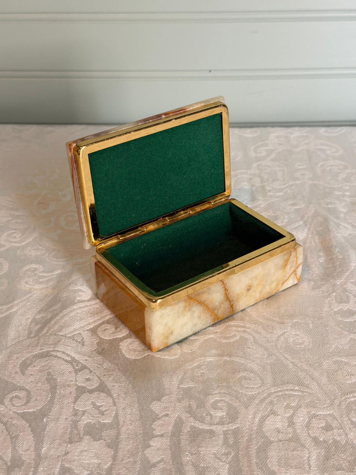 Onyx Lidded Trinket Box