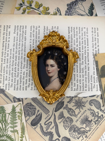 Small Empress Sisi Magnet