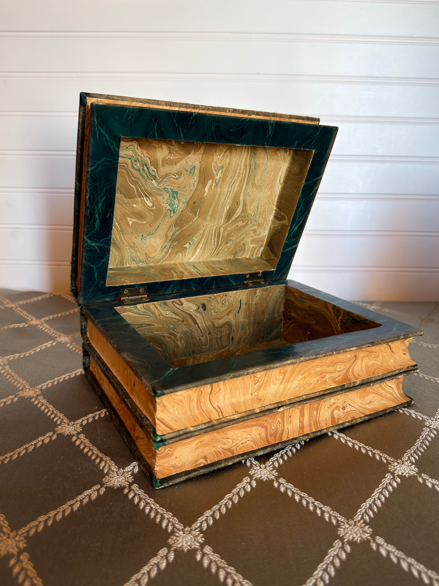 Shakespeare Stacked Leather Books Box