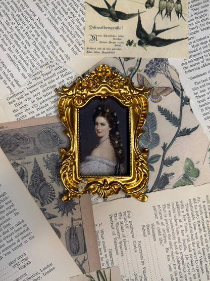 Small Empress Elisabeth Magnet