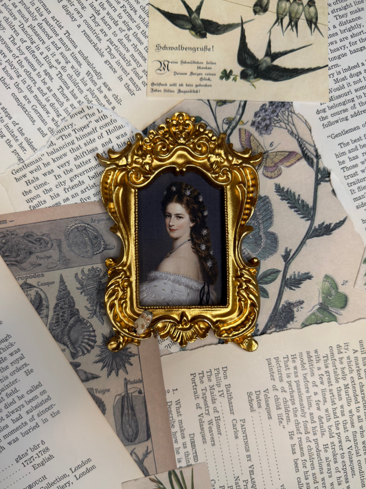 Small Empress Elisabeth Magnet