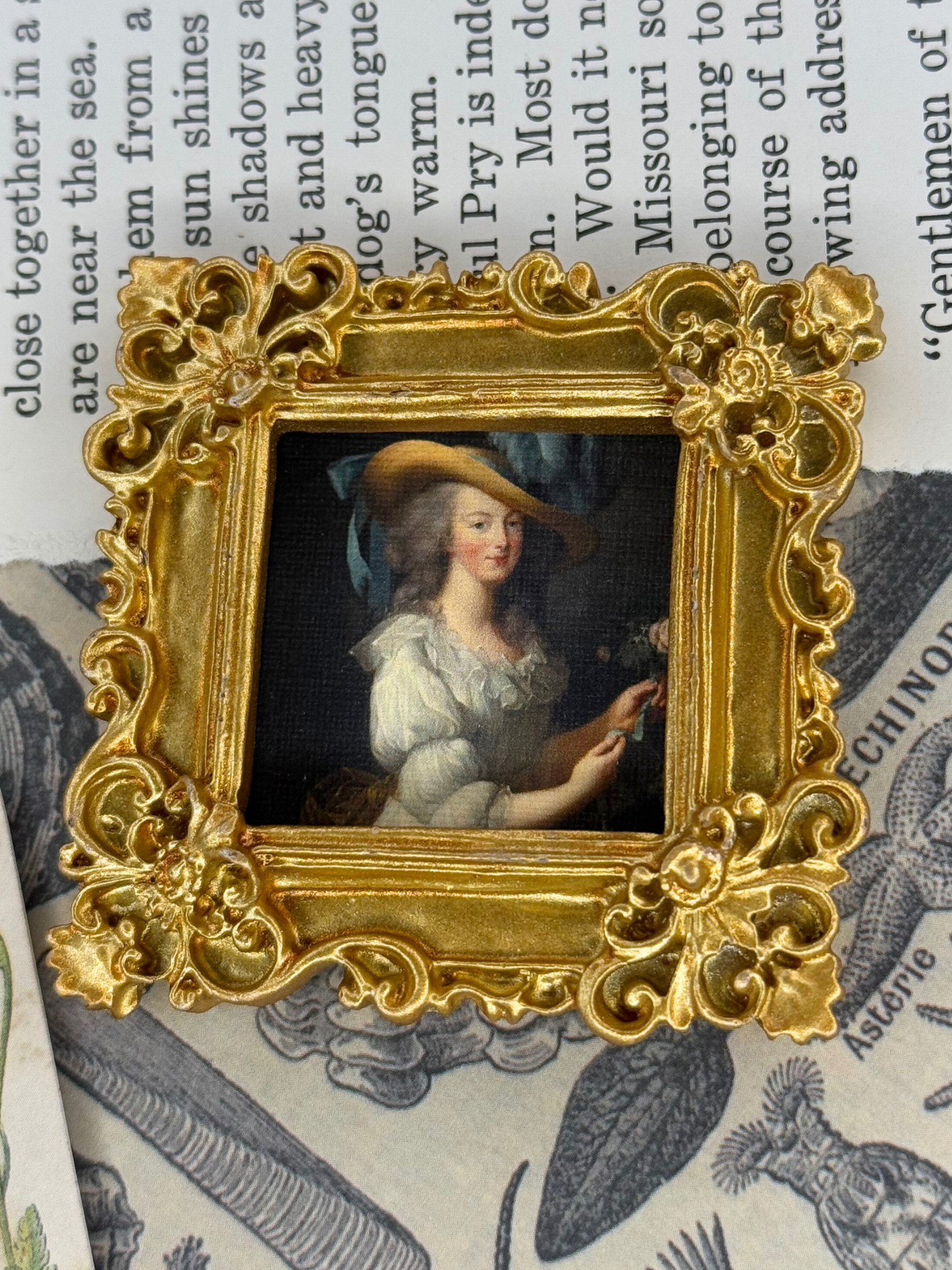 Mini Marie Antoinette Magnet