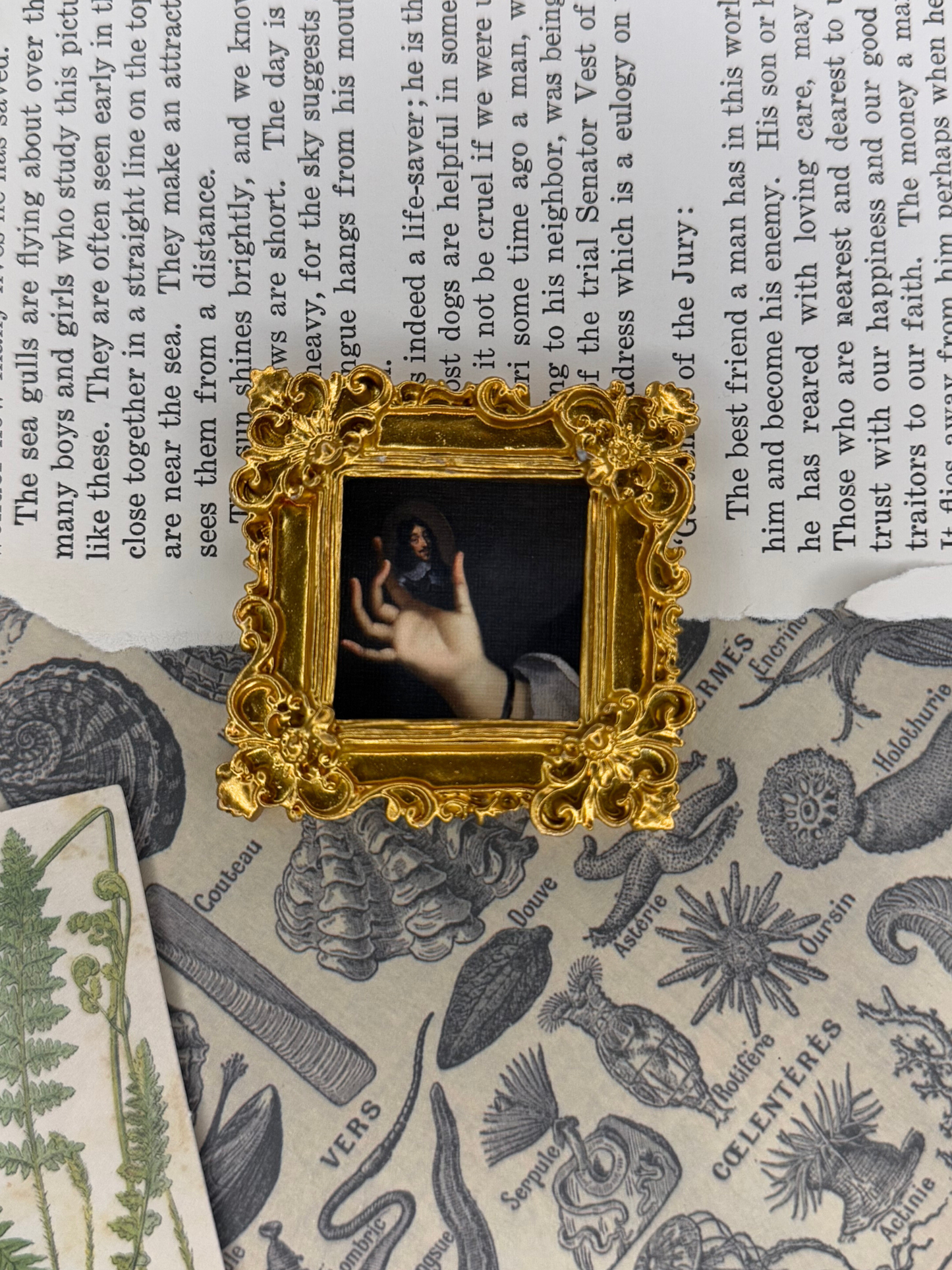 Mini Holding Portrait Magnet