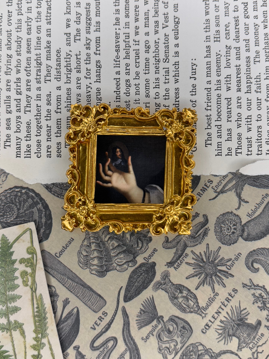 Mini Holding Portrait Magnet