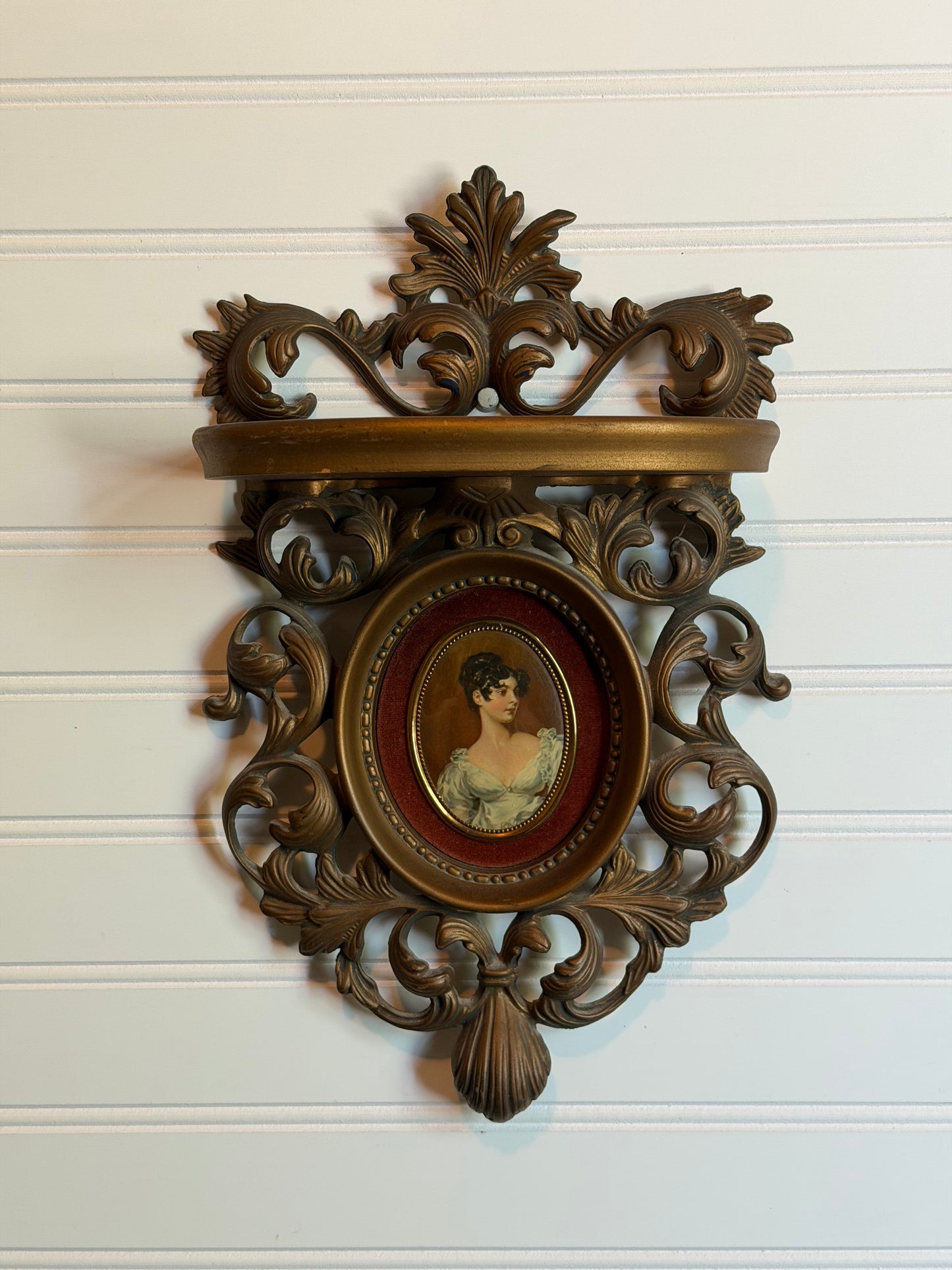 Countess cameo creation shelf