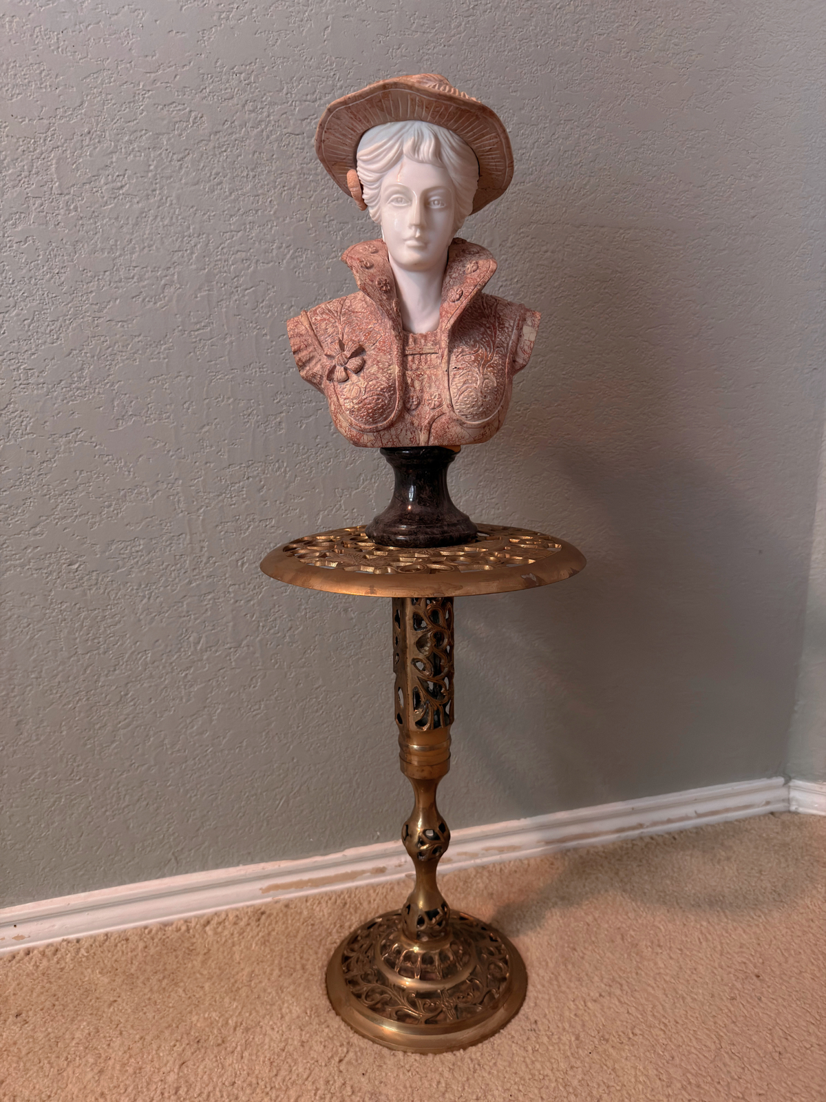 Brass Pedestal Plant Stand/Side Table
